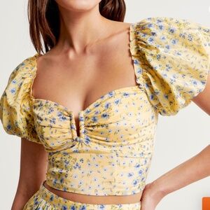 Abercrombie Drama Puff Sleeve Sweetheart Set Top in Yellow Floral